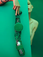 Load image into Gallery viewer, GREEN STAINLESS STEEL SUS316 VACUUM BOTTLE CORONATION NO 3.

